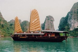 6-cabin Bai Tho Junk Halong Bay